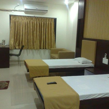 Hotel Sangram Palace Shirur المظهر الخارجي الصورة