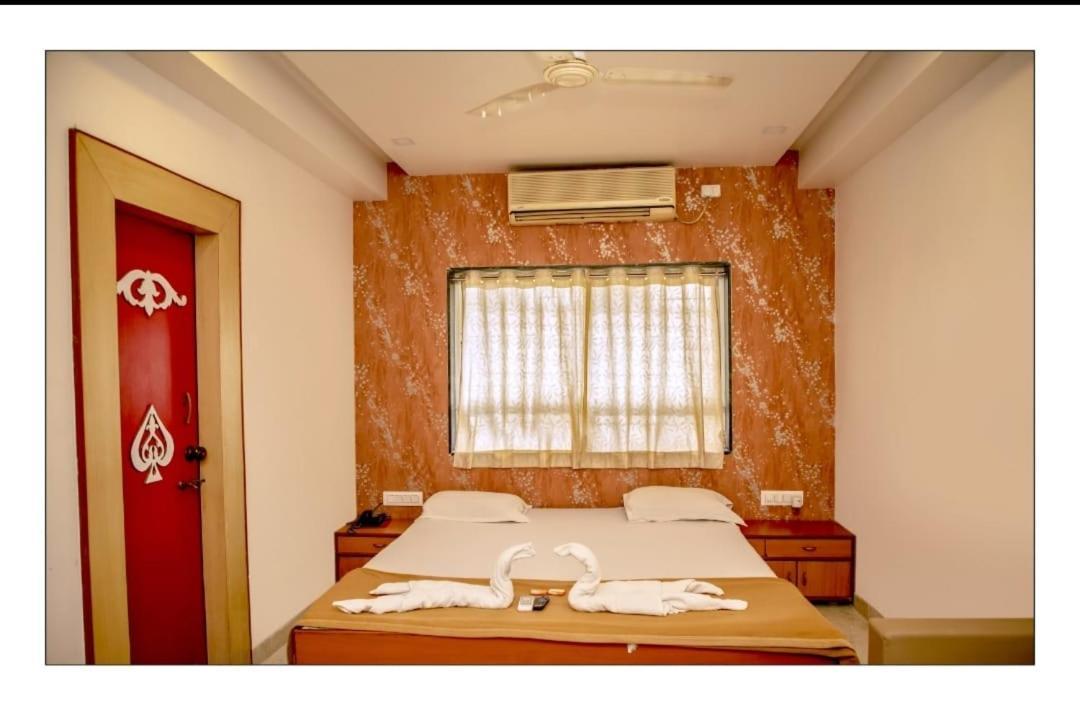 Hotel Sangram Palace Shirur المظهر الخارجي الصورة