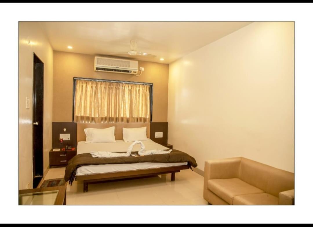 Hotel Sangram Palace Shirur المظهر الخارجي الصورة