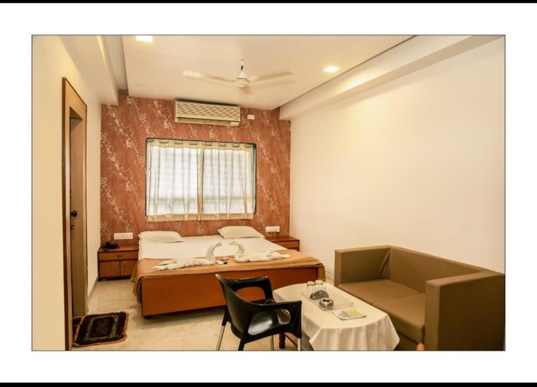Hotel Sangram Palace Shirur المظهر الخارجي الصورة